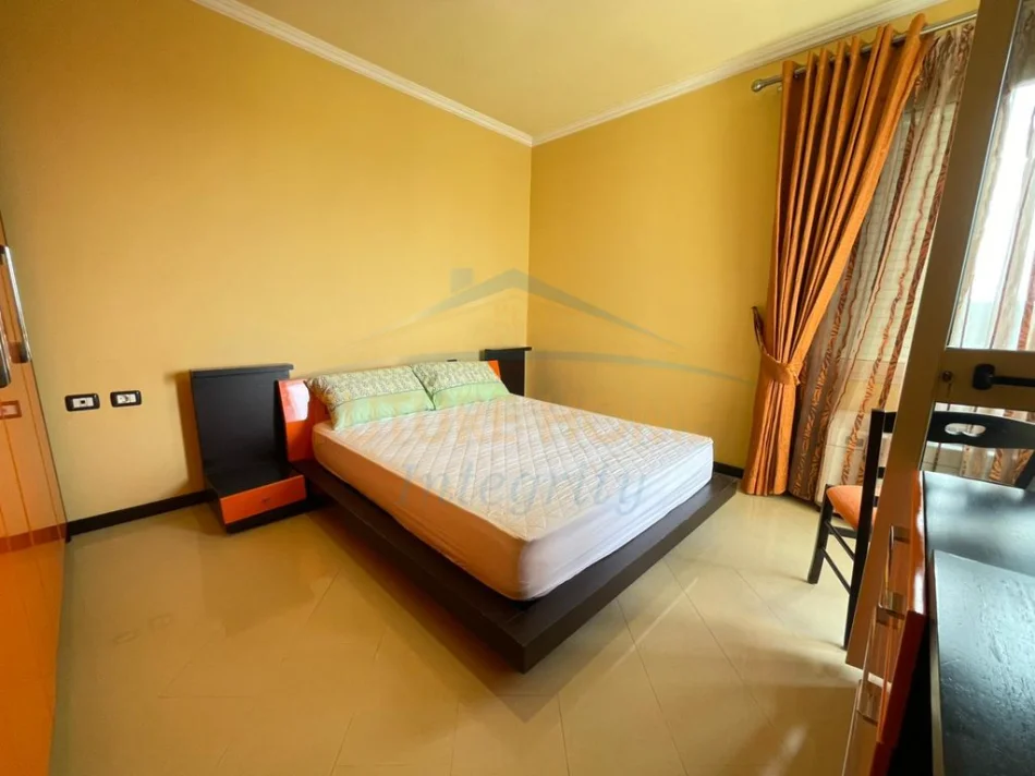 Tirane, jepet me qera apartament 2+1 Kati 5, 92 m² 500 € (Vilat Gjermane)