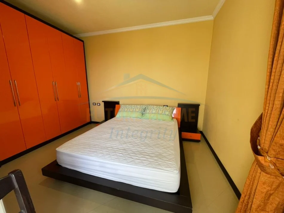 Tirane, jepet me qera apartament 2+1 Kati 5, 92 m² 500 € (Rruga Irfan Tërshana)
