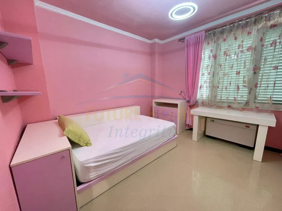 Tirane, jepet me qera apartament 2+1 Kati 5, 92 m² 500 € (Vilat Gjermane)