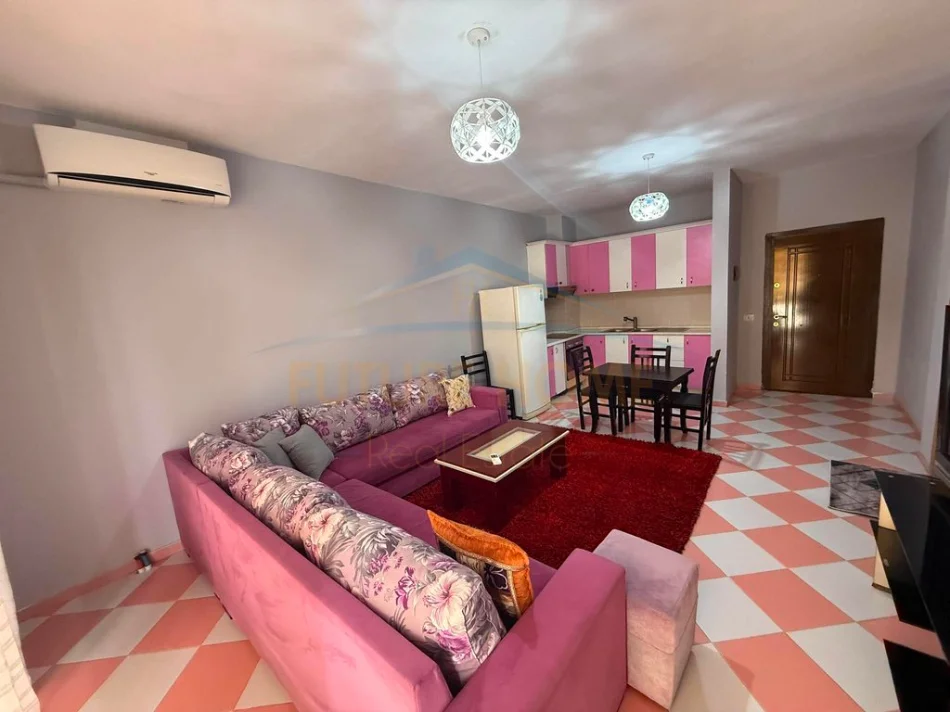 Tirane, jepet me qera apartament 1+1 Kati 6, 65 m² 450 € (Unaza e Re)