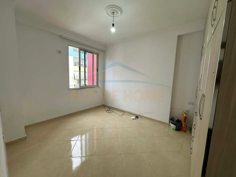 Tirane, shitet apartament 3+1 Kati 6, 134 m² 179.000 € 