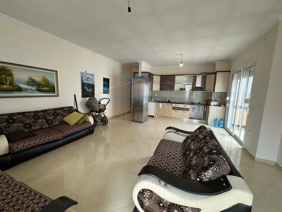 Tirane, shitet apartament 3+1 Kati 6, 122 m² 179.000 € 