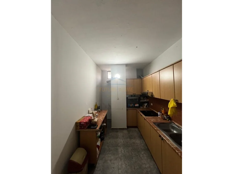 Tirane, shitet apartament 2+1 Kati 4, 96 m² 170.000 € (Alidemi)