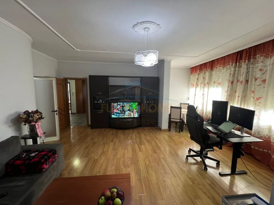 Tirane, shitet apartament 2+1 Kati 4, 96 m² 170.000 € (Alidemi)
