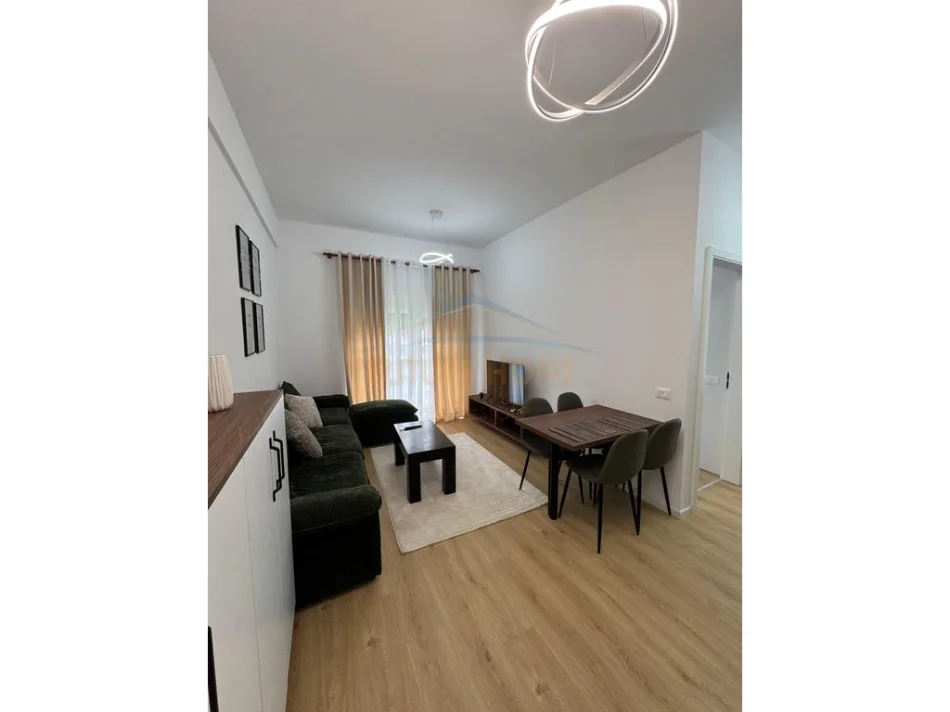 Tirane, jepet me qera apartament 1+1+Ballkon Kati 6, 47 m² 400 € 