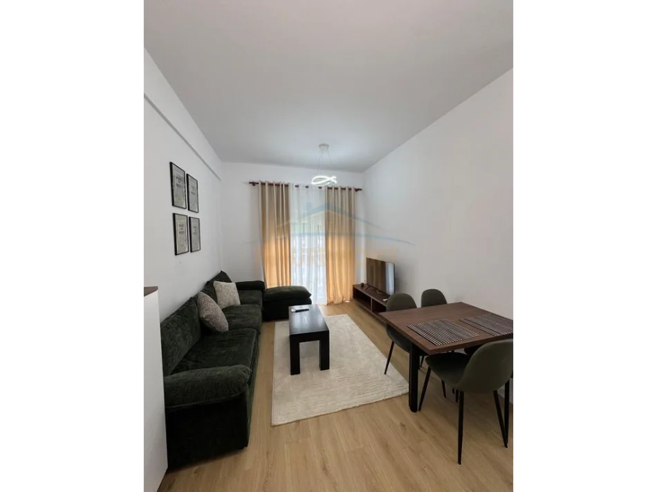 Tirane, shitet 1+1 Kati 6, 47 m² (Ali demi)
