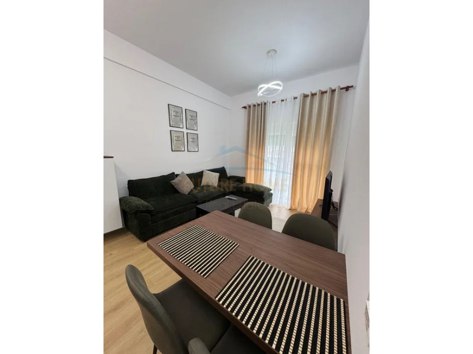 Tirane, jepet me qera apartament 1+1+Ballkon Kati 6, 47 m² 400 € 