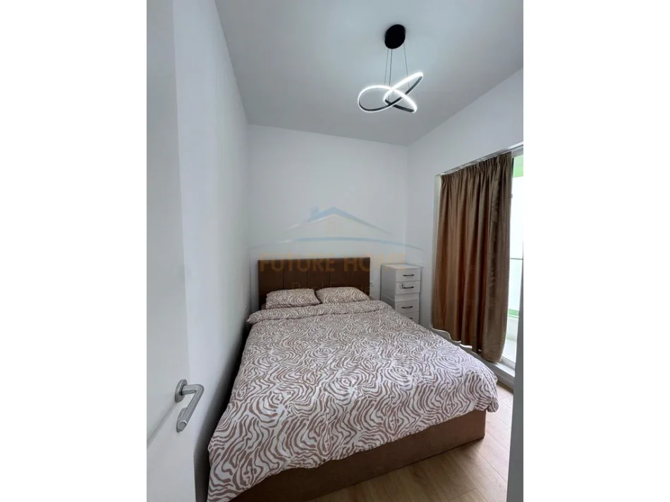 Tirane, shitet 1+1 Kati 6, 47 m² (Ali demi)