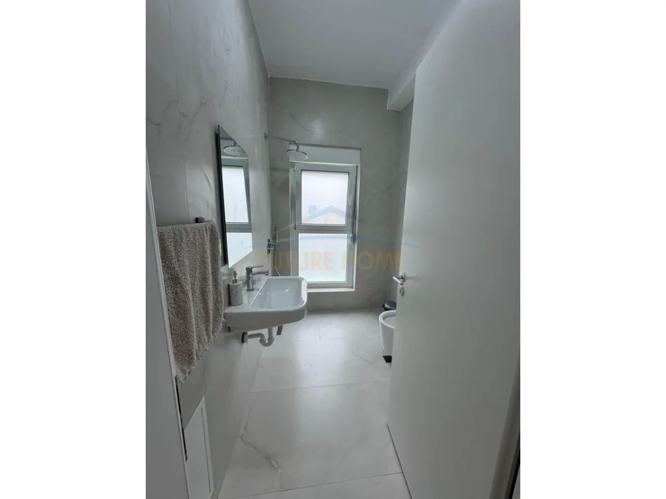 Tirane, jepet me qera apartament 1+1+Ballkon Kati 6, 47 m² 400 € 