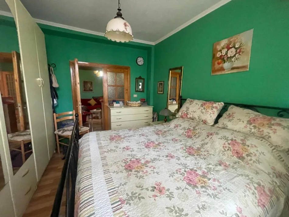 Tirane, jepet me qera 2+1+Aneks Kati 3, 70 m² 500 € (Rruga Fortuzi)