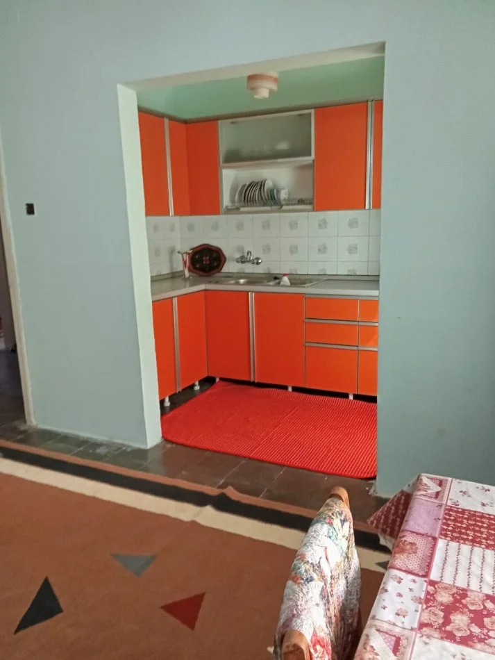 Tirane, jepet me qera apartament 1+1+Ballkon Kati 3, 88 m² 450 € 