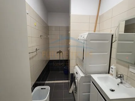 Tirane, jepet me qera apartament 2+1+Ballkon Kati 6, 82 m² 600 € (5 Maji)