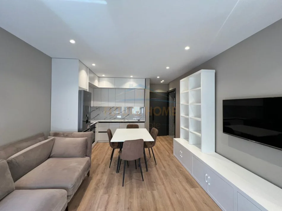 Tirane, jepet me qera apartament 1+1 Kati 5, 60 m² 800 € (Rruga e Elbasanit)