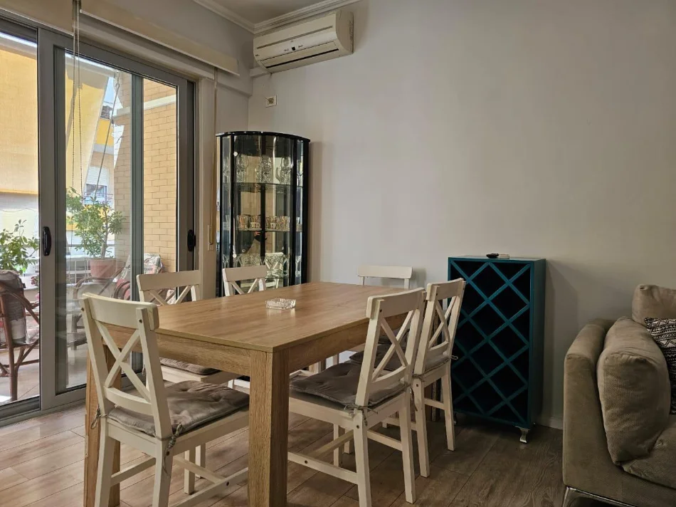 Tirane, jepet me qera apartament 2+1 Kati 3, 100 m² 800 € (Liqeni i Thate)