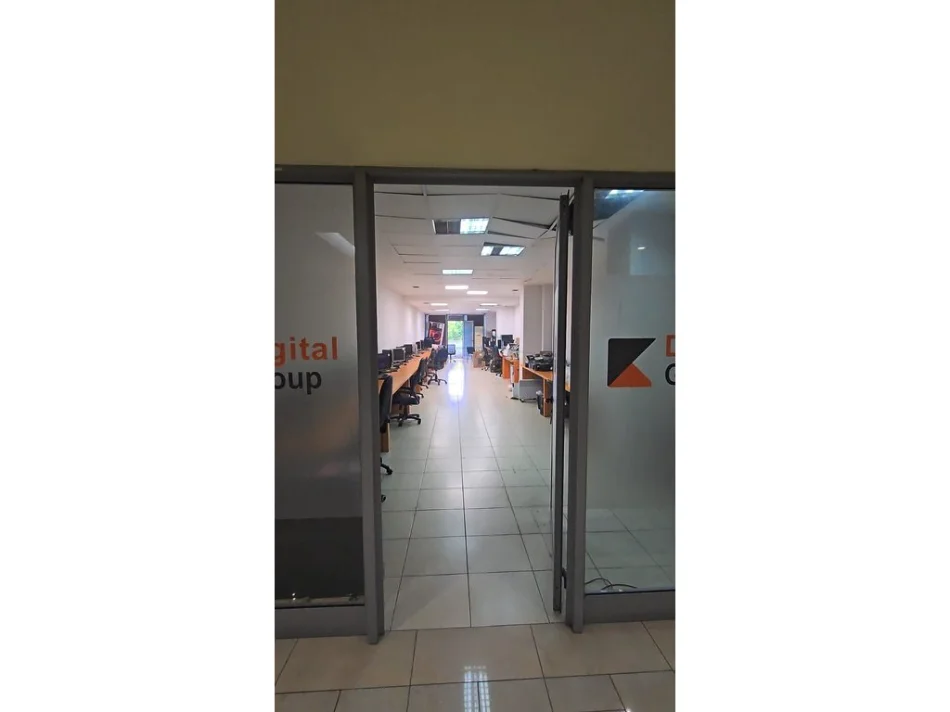Tirane, shitet ambjent biznesi Kati 3, 79 m² 150.000 € (Condor Center)