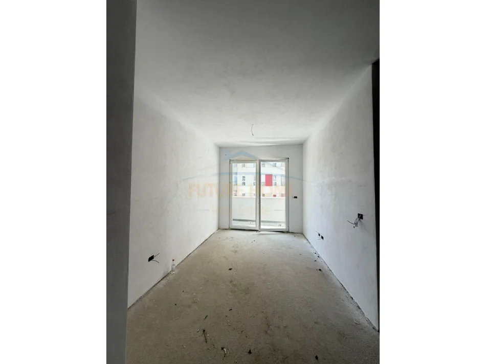 Tirane, shes apartament 1+1 Kati 4, 77 m² 76.999 € (Univers City,)