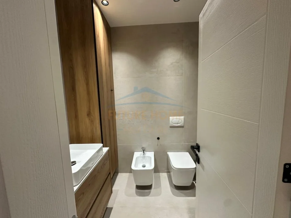 Tirane, jepet me qera apartament 1+1+Ballkon Kati 2, 72 m² 850 € (Rruga Qemal Stafa, Shkolla e Kuqe, Tirane)