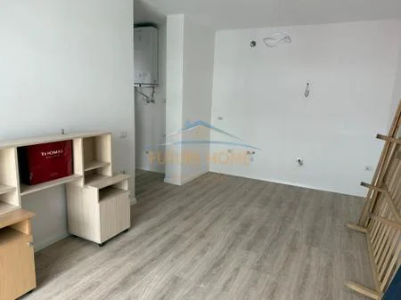 Tirane, jepet me qera apartament 1+1 Kati 6, 63 m² 300 € (univers city)