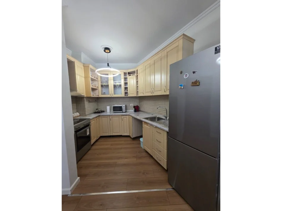 Tirane, shitet apartament 2+1+Ballkon Kati 5, 117 m² 170.000 € (Unaza e re)