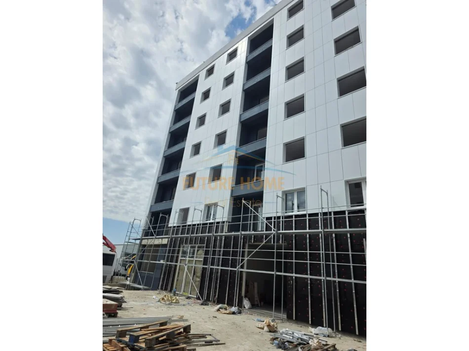 Tirane, shitet apartament 1+1 Kati 4, 85 m² 74.000 € (Kamez)