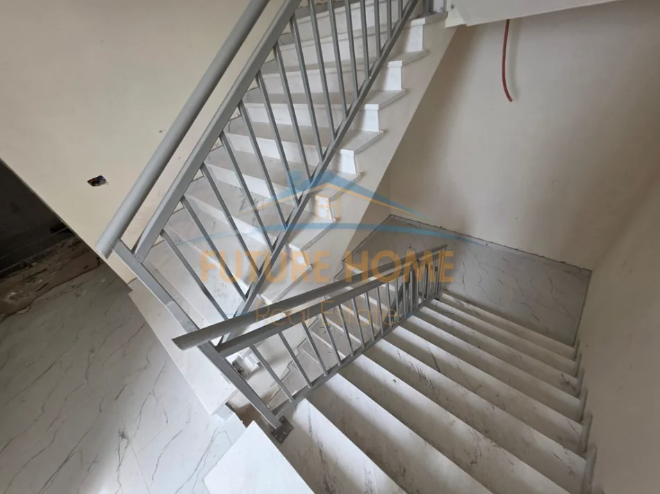 Tirane, shitet apartament 1+1 Kati 4, 85 m² 74.000 € (Kamez)