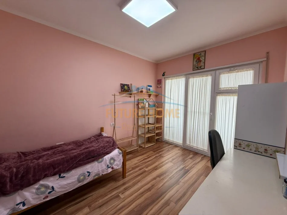 Tirane, shitet apartament 3+1 Kati 5, 114 m² 365.000 € (Liqeni i thate)