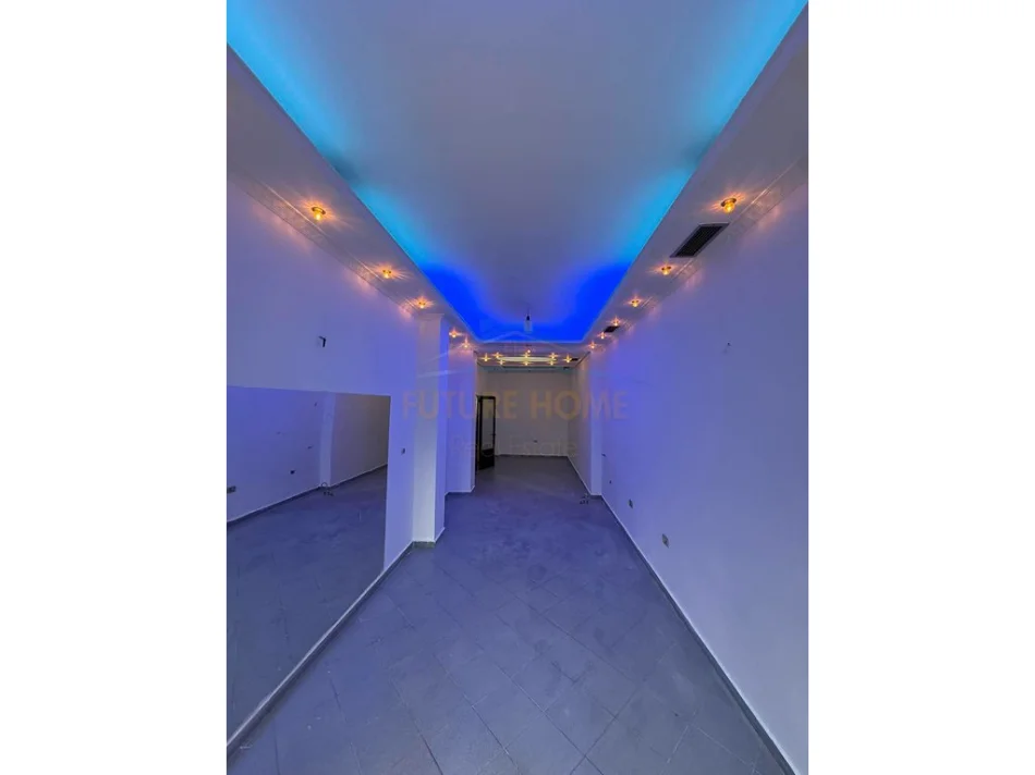 Tirane, jepet me qera ambjent biznesi Kati 0, 40 m² 500 € (5 maji)