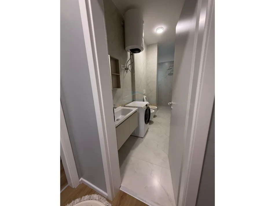 Tirane, jepet me qera apartament 1+1 , 53 m² 450 € (Rezidenca OXA, Fresk)