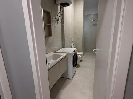Tirane, jepet me qera apartament 1+1+Ballkon Kati 3, 53 m² 450 € (Fresk)