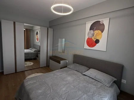Tirane, jepet me qera apartament 1+1+Ballkon Kati 3, 53 m² 450 € (Fresk)