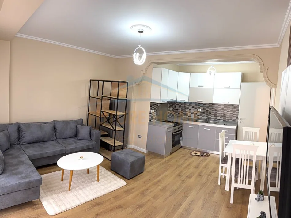Durres, shitet apartament 1+1+Ballkon Kati 8, 68 m² 98.000 € 
