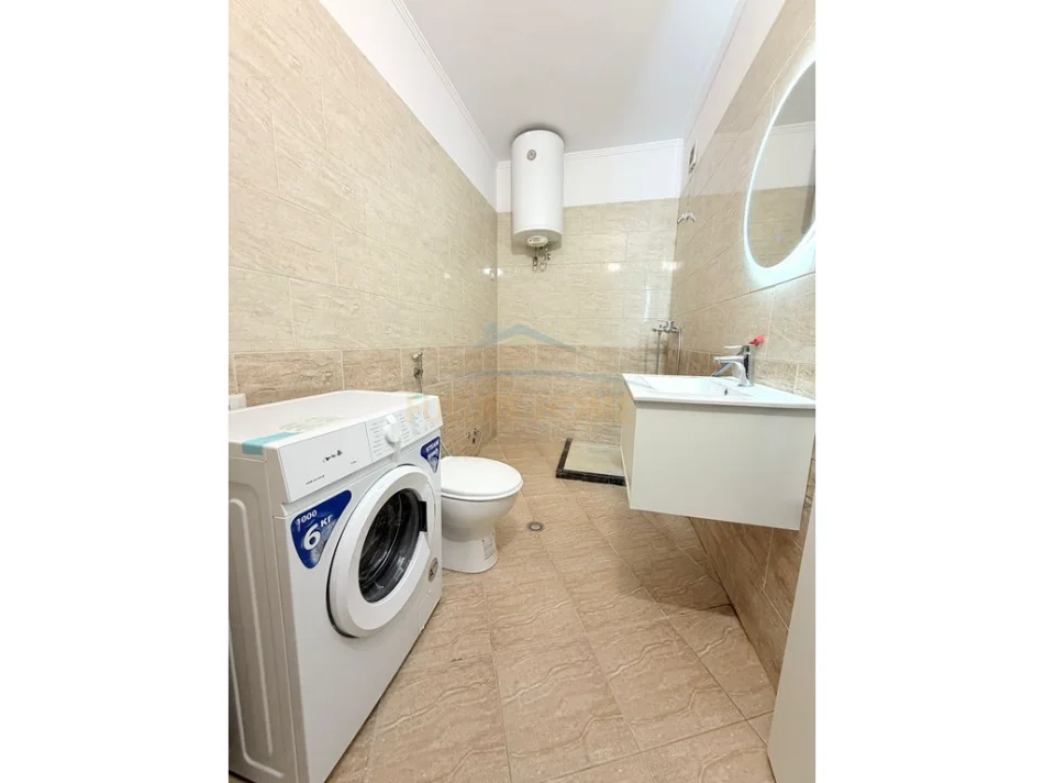 Durres, shitet apartament 1+1+Ballkon Kati 8, 68 m² 98.000 € 