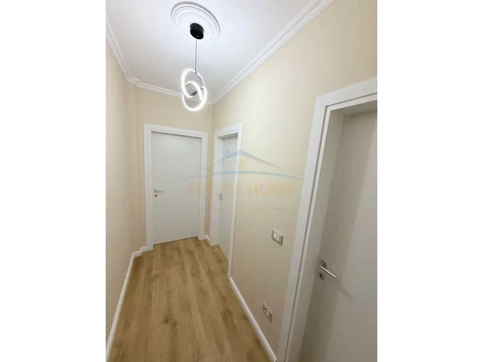 Durres, shitet apartament 1+1+Ballkon Kati 8, 68 m² 98.000 € 