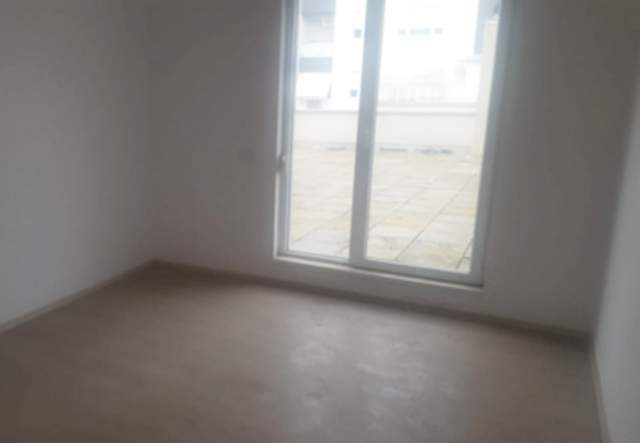 Tirane, shitet apartament 230 m² 140.000 Euro