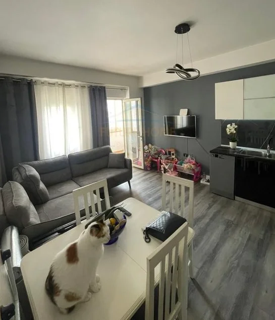 Tirane, shitet apartament 1+1 Kati 4, 61 m² 120.000 € (materniteti i ri)