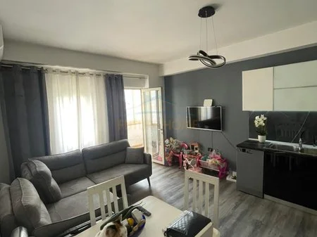 Shqiperi, shitet apartament 1+1 Kati 4, 61 m² 120.000 € 