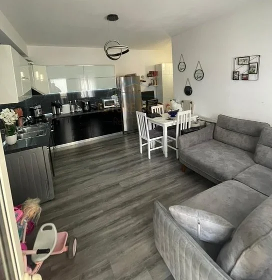 Tirane, shitet apartament 1+1 Kati 4, 61 m² 120.000 € (materniteti i ri)