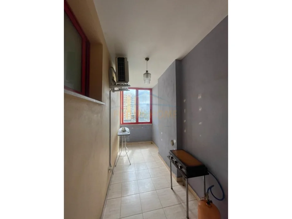 Durres, jepet me qera apartament 3+1 Kati 2, 850 € (Vollga, Durres)
