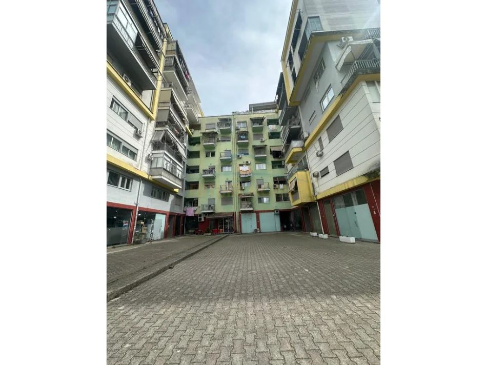 Tirane, shitet apartament 2+1 Kati 3, 71 m² 175.000 € (ISH PARKU)