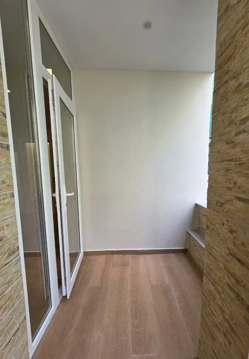 Tirane, shitet apartament 1+1 Kati 3, 44 m² 129.000 € (komuna e parisit)