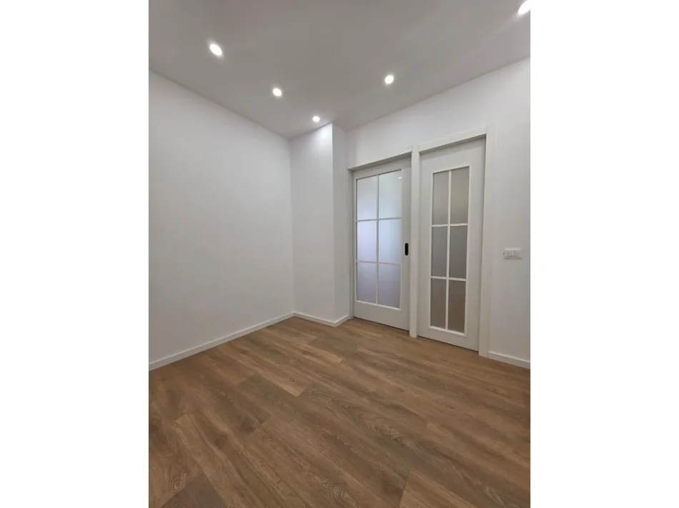 shitet apartament 1+1+Ballkon Kati 3, 44 m² 12.900.000 € (KOMUNA E PARISIT)