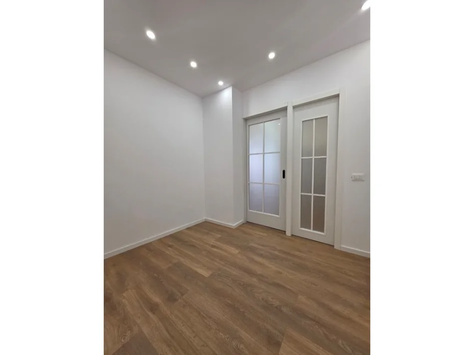 Tirane, shes apartament 1+1+Ballkon Kati 3, 44 m² 129.000 € 