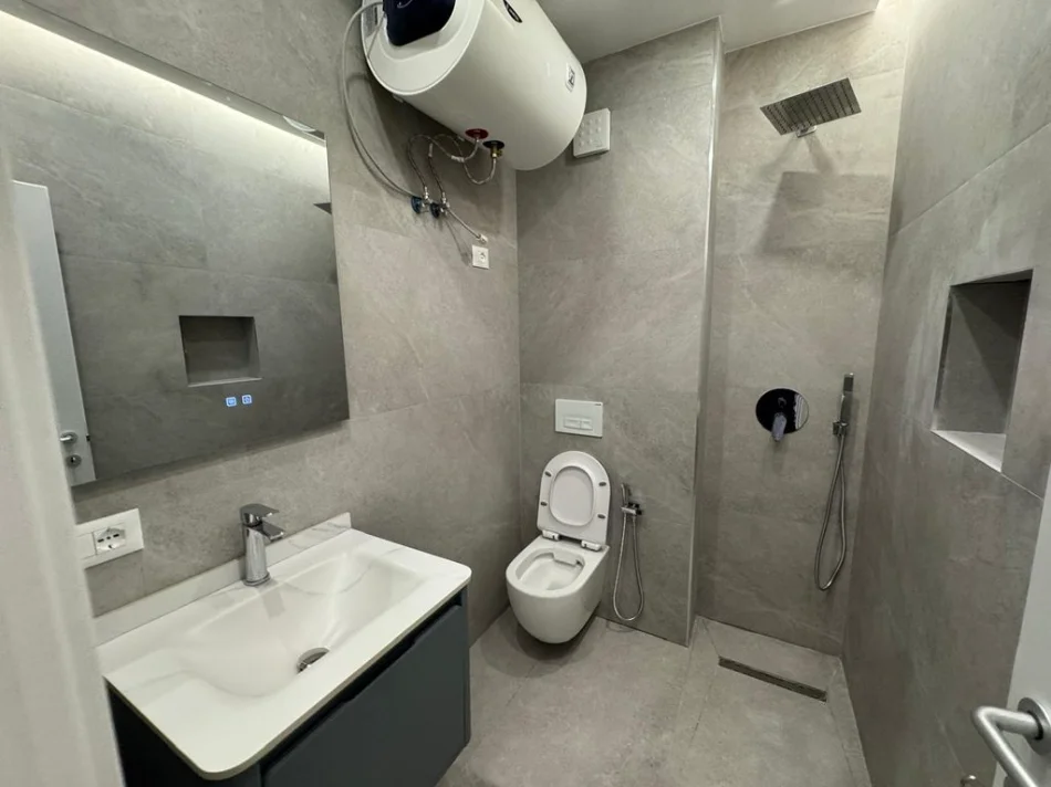 Tirane, shitet apartament Kati 1, 28 m² 59.000 € (Ali Demi)