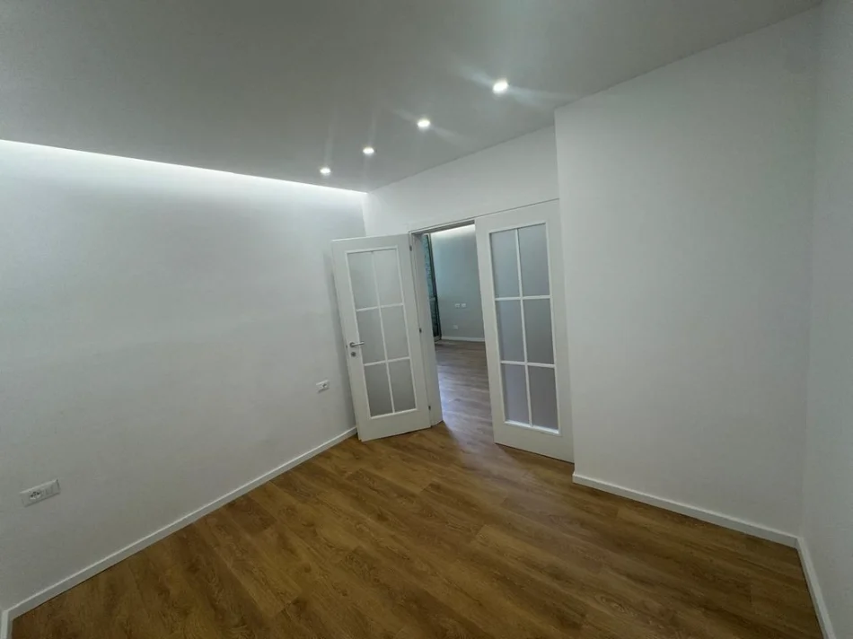Tirane, shitet apartament 1+1 Kati 3, 47 m² 136.000 € (komuna e parisit)