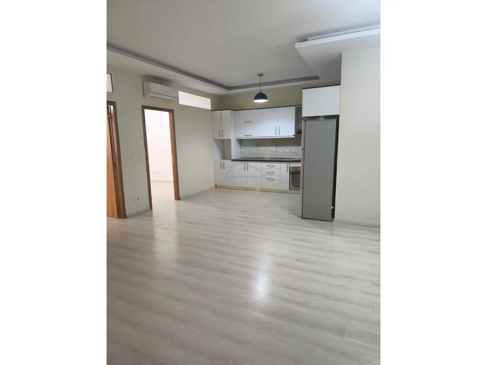 Tirane, shitet apartament 2+1 Kati 2, 75 m² 115.000 € (5 Maj)