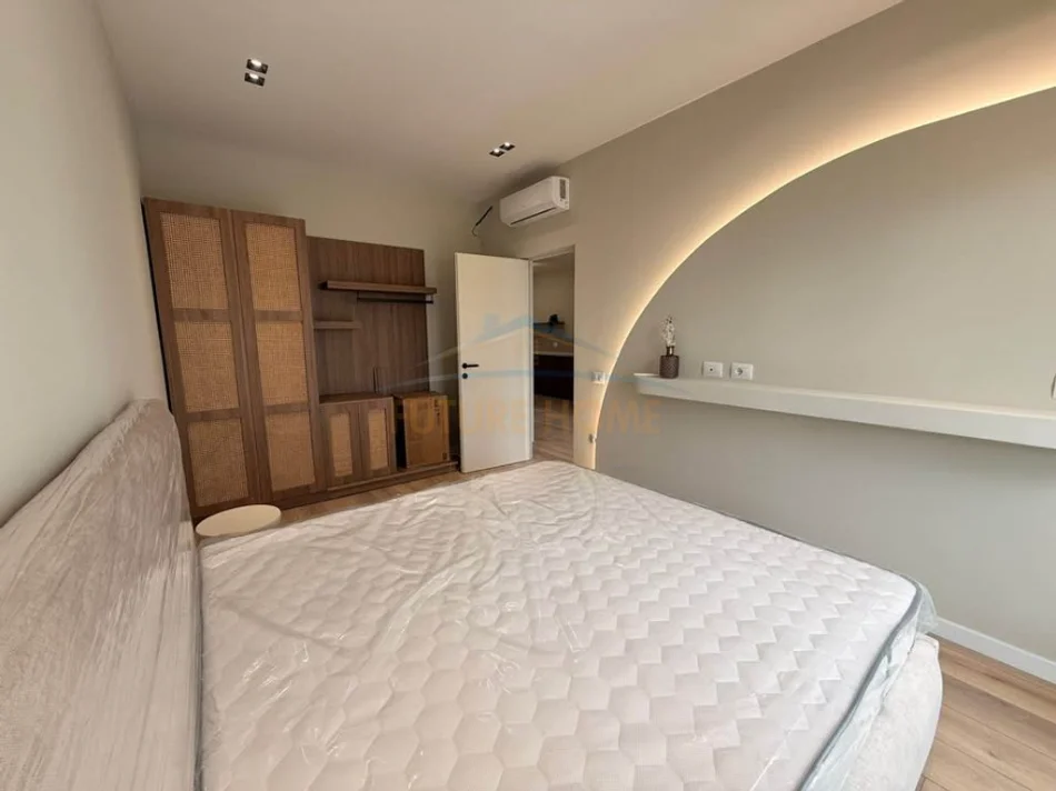 Tirane, jepet me qera apartament 1+1 Kati 7, 64 m² 1.000 € (Rruga e Barrikadave, Tiranë)