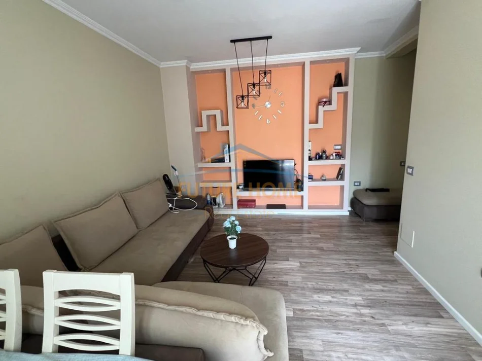 JEPET ME QERA APARTAMENT 1+1 , PORCELAN