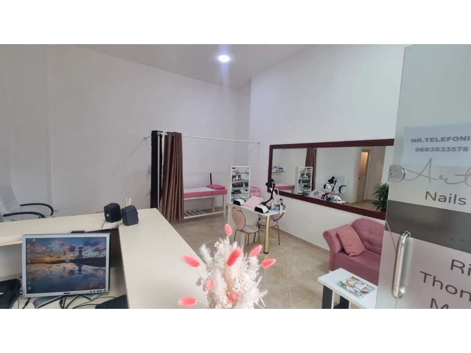 Tirane, jepet me qera ambjent biznesi Kati 0, 32 m² 350 € (unaza e re)