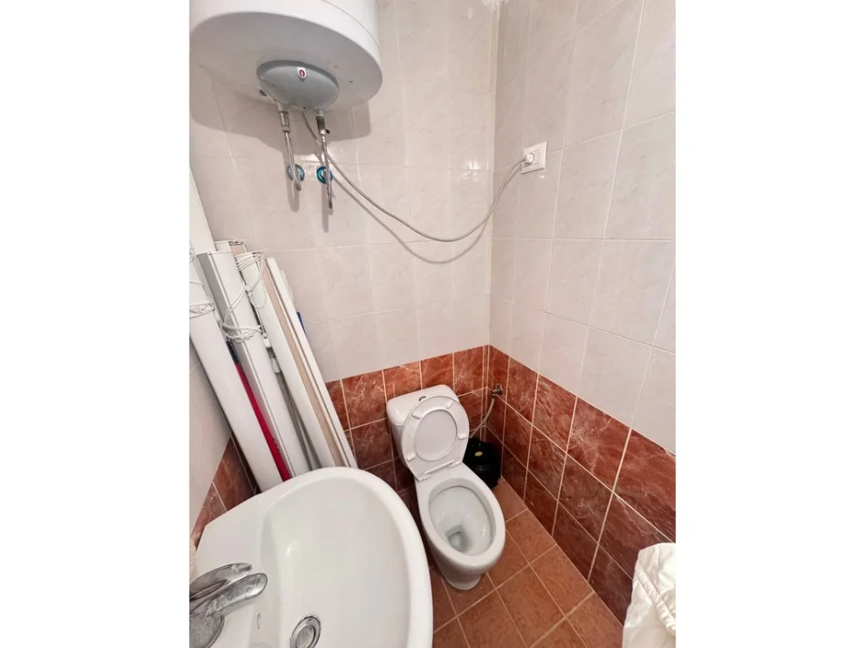 Tirane, jepet me qera ambjent biznesi Kati 0, 32 m² 350 € (unaza e re)