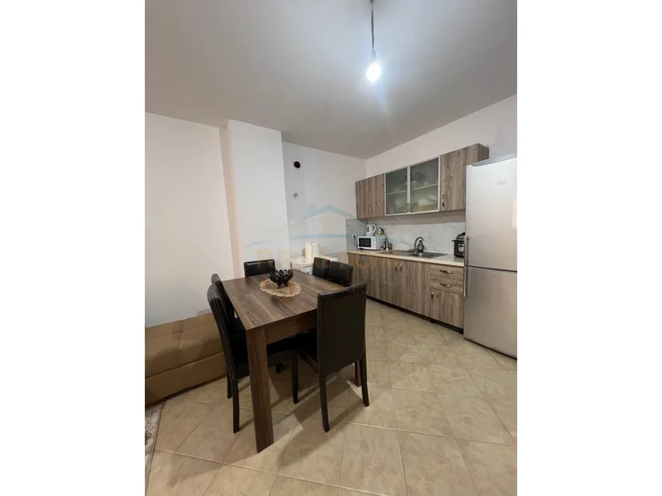 Tirane, shitet apartament 1+1+Ballkon Kati 7, 77 m² 127.000 € (UNAZA E RE)